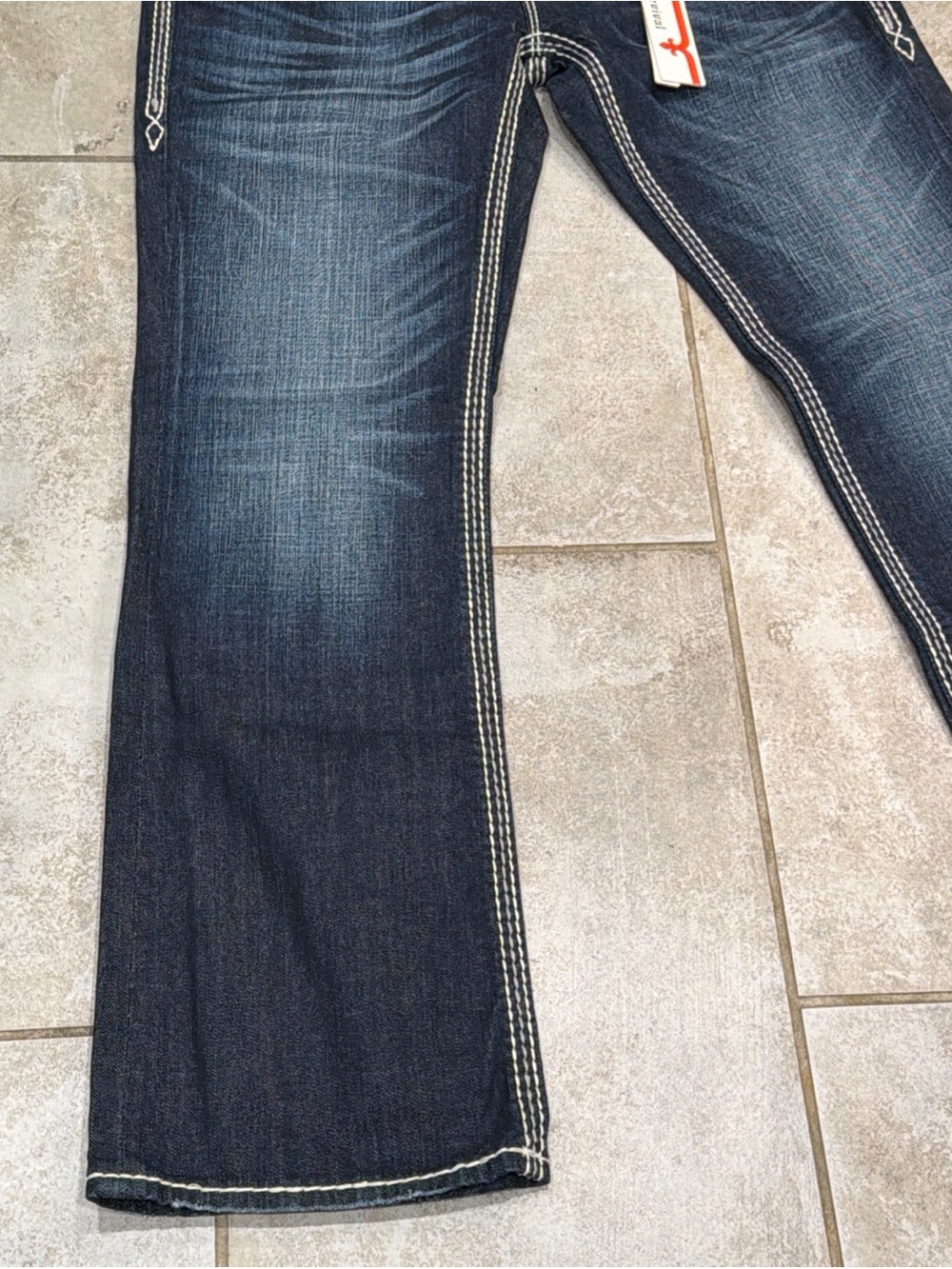 NWT Rock and Revival Darcy Easy Boot Bling Dark Wash Jean Embellished - Picture 10 of 11